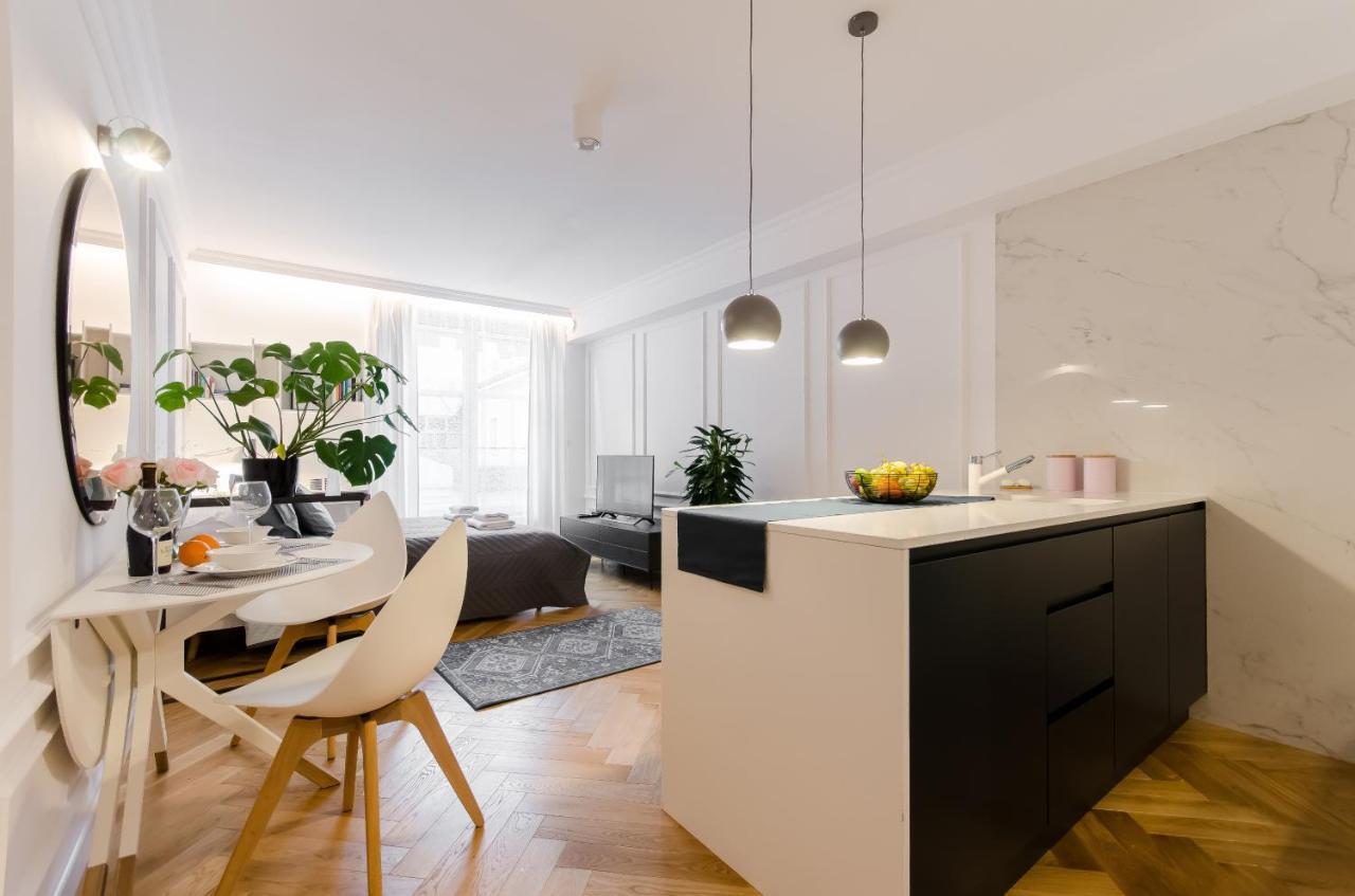Old Town Premium Queen'S Apartments Krakow Ngoại thất bức ảnh
